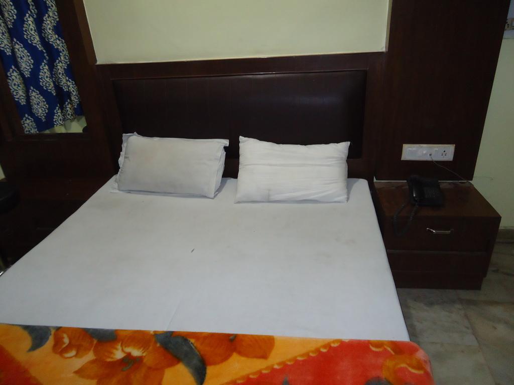 Sahara International Deluxe Hotel New Delhi Kamer foto