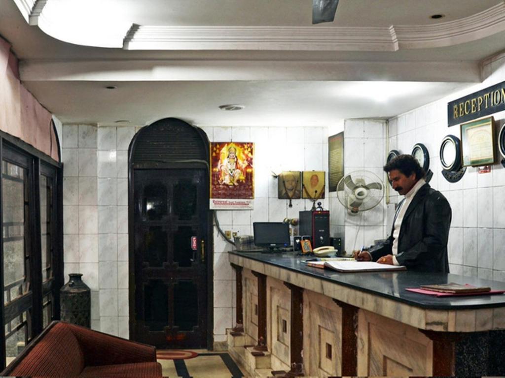 Sahara International Deluxe Hotel New Delhi Buitenkant foto
