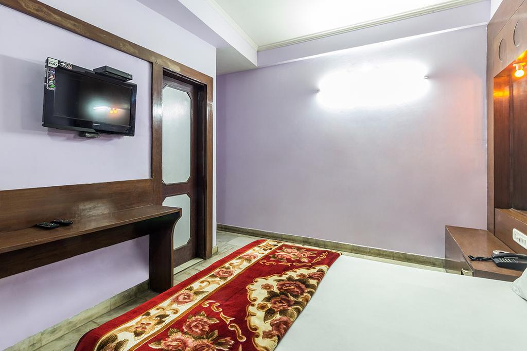 Sahara International Deluxe Hotel New Delhi Buitenkant foto